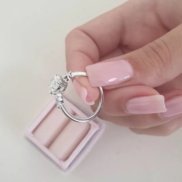 New 925 Silver Oval Cut Promise Diamond Ring 💍 - Picture 4 of 5